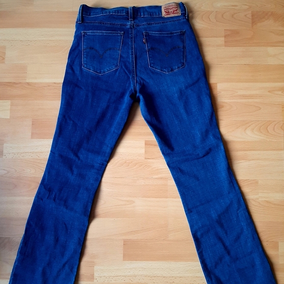 Levi's Wide Flare Jeans - Picture 2 of 4